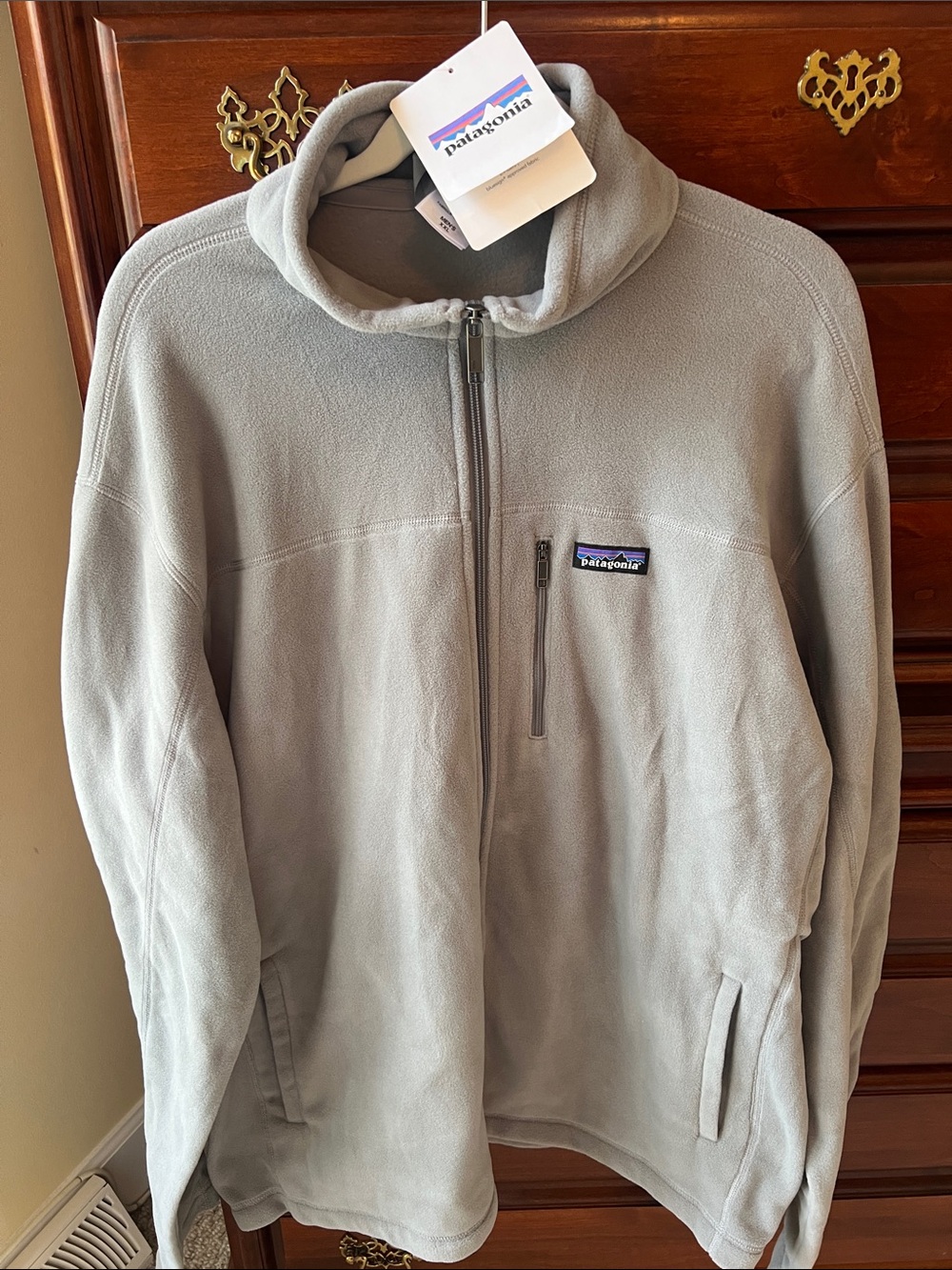 Patagonia Men’s Light Gray Full-Zip Performance Fleece Jacket